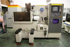 Secci&oacute;n de electroerosi&oacute;n por hilo