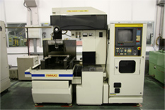 Secci&oacute;n de electroerosi&oacute;n por hilo